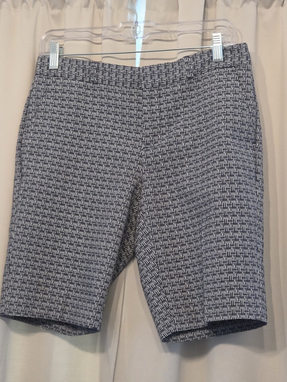 Banana Republic Hampton Fit Bermuda Shorts, Navy Geometric Jacquard, Size 2